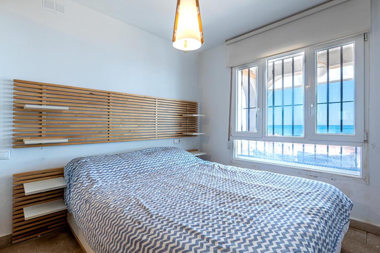 Beachfront Bliss: Apartamento A Pie De Playa Alicante Exteriér fotografie