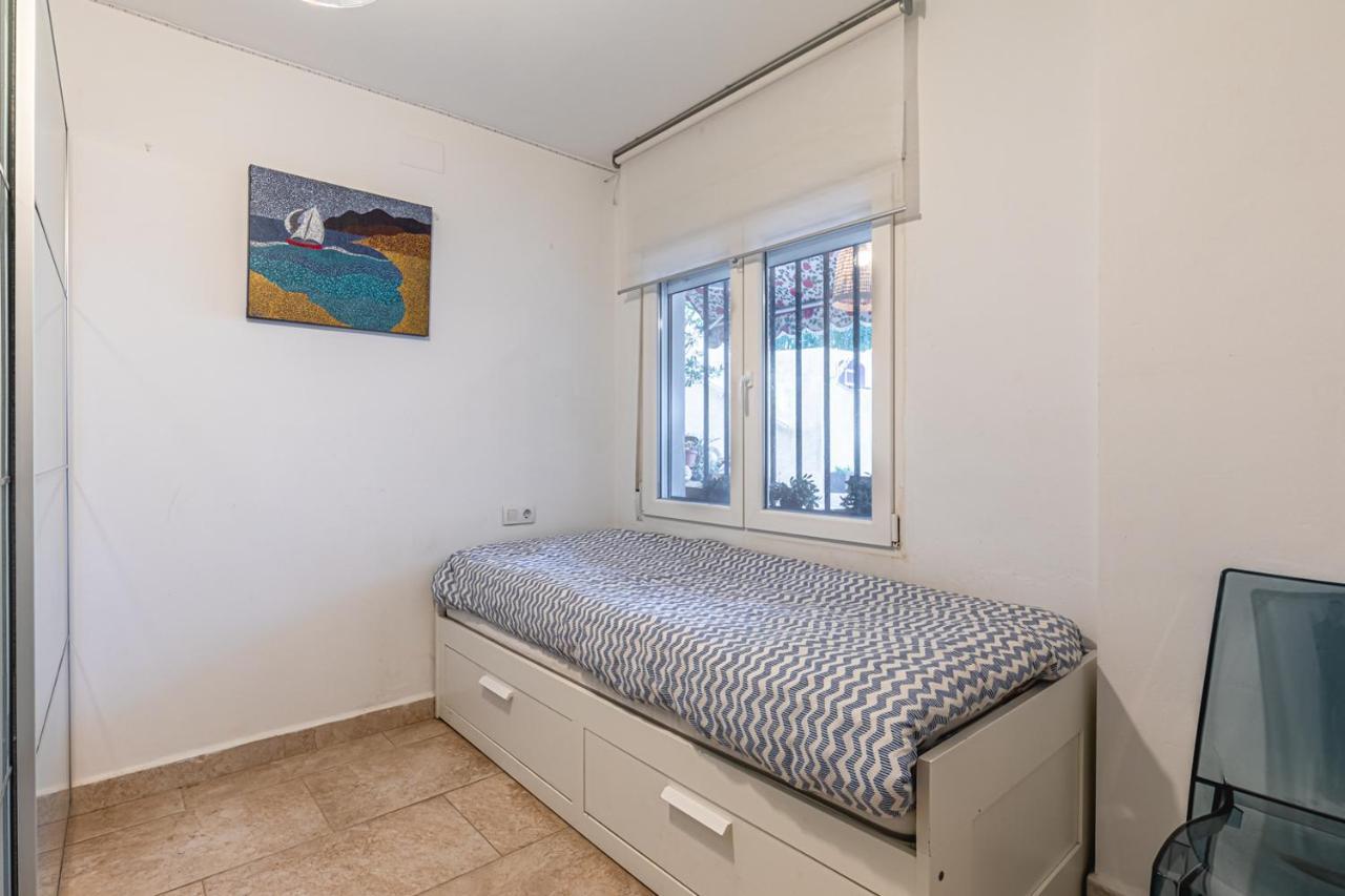 Beachfront Bliss: Apartamento A Pie De Playa Alicante Exteriér fotografie
